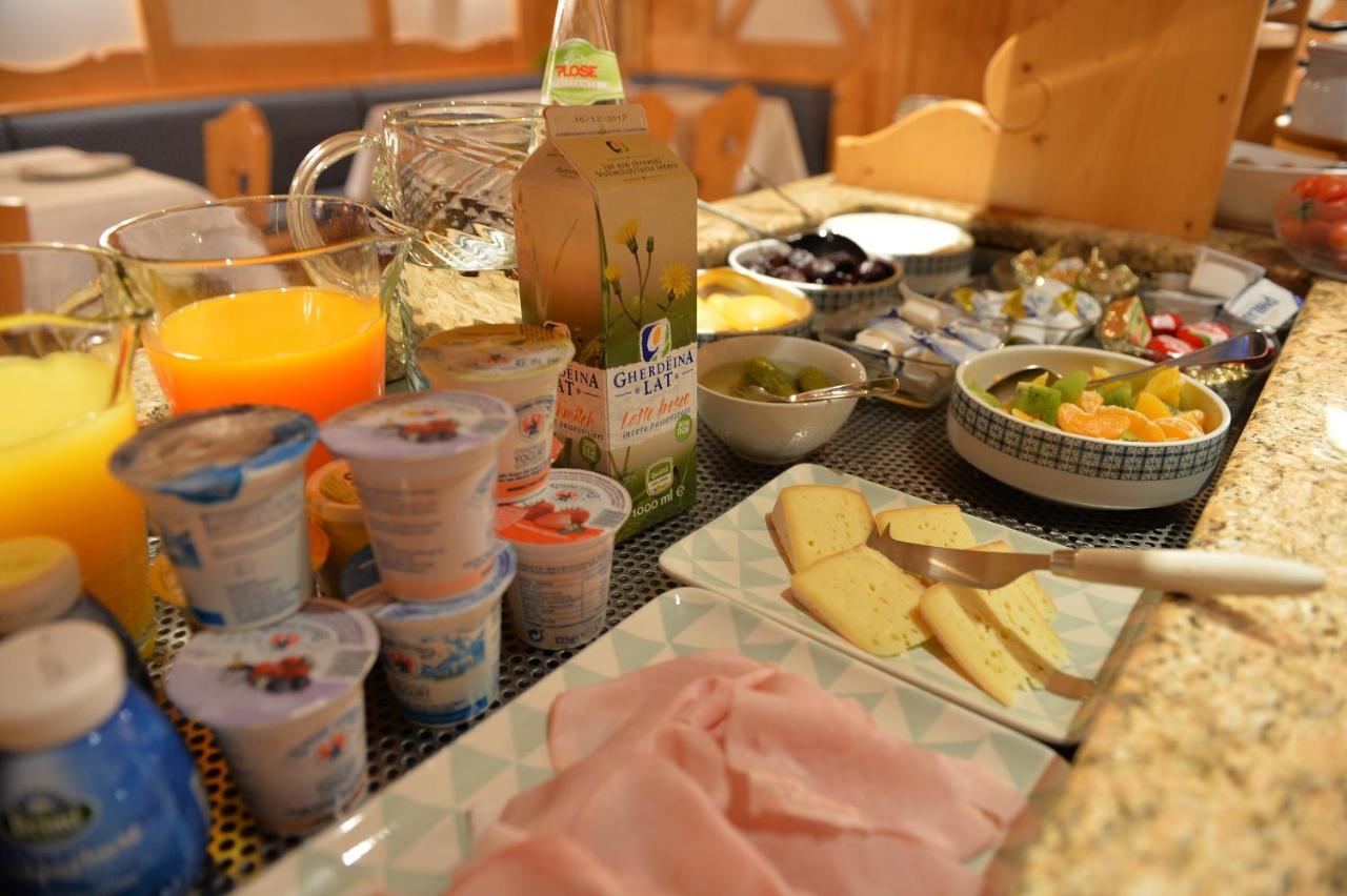 Garni Hotel Max Santa Cristina Val Gardena エクステリア 写真
